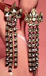 a beautiful vintage costume jewelry earrings unsigned