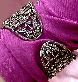 a beautiful vintage costume jewelry bridal bracelet