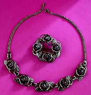 a beautiful vintage costume jewelry earrings unsigned