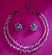 a beautiful vintage costume jewelry Juliana necklace