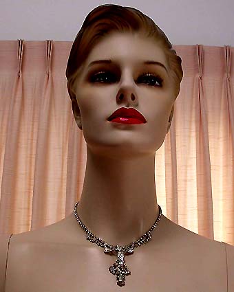 a beautiful vintage costume jewelry necklace