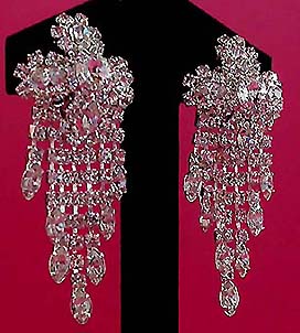 a beautiful vintage costume jewelry bridal necklaces