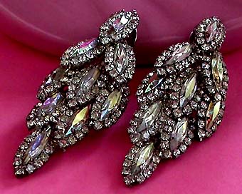 a beautiful vintage costume jewelry bridal necklaces