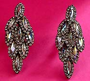 a beautiful vintage costume jewelry earrings unsigned