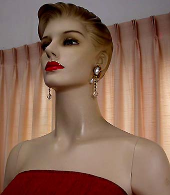 a beautiful vintage costume jewelry bridal necklaces