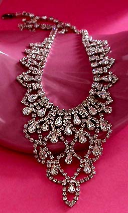 a beautiful vintage costume jewelry necklace