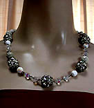 a beautiful vintage costume jewelry earrings unsigned