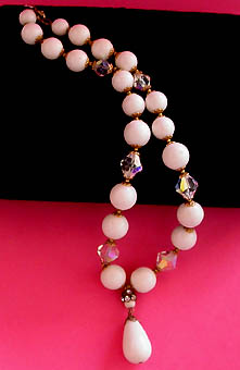 a beautiful vintage costume jewelry necklace
