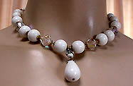 a beautiful vintage costume jewelry earrings unsigned