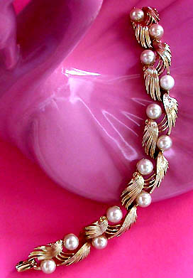 a beautiful vintage costume jewelry bridal bracelet