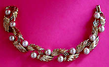 a beautiful vintage costume jewelry crystal rhinestone bracelet