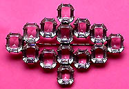 a beautiful vintage costume jewelry Brooch unsigned