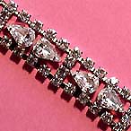 a beautiful vintage costume jewelry bracelet Signed Weiss
