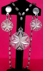 a beautiful vintage costume jewelry Juliana earrings unsigned