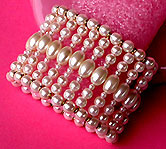 a beautiful vintage costume jewelry bracelet unsigned