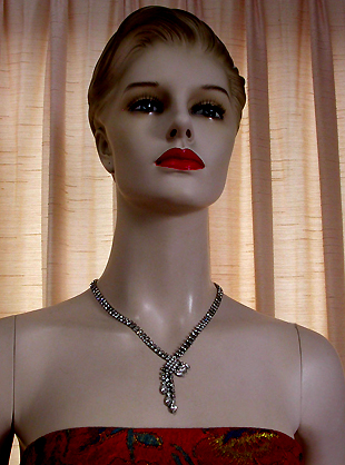 a beautiful vintage costume jewelry necklace