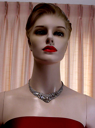 a beautiful vintage costume jewelry necklace