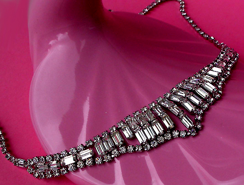 a beautiful vintage costume jewelry necklace