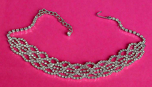 a beautiful vintage costume jewelry necklace
