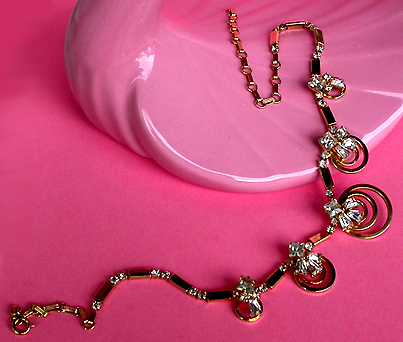 a beautiful vintage costume jewelry necklace