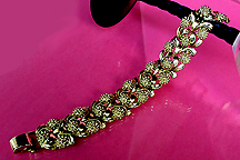 a beautiful vintage costume jewelry bracelet unsigned