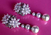 a beautiful vintage costume jewelry earrings unsigned