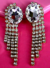 a beautiful vintage costume jewelry earrings unsigned