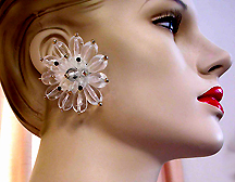 a beautiful vintage costume jewelry earrings unsigned
