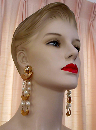 a beautiful vintage costume jewelry bridal earrings