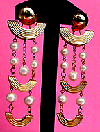 a beautiful vintage costume jewelry earrings unsigned