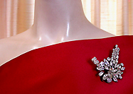 a beautiful vintage costume jewelry earrings unsigned