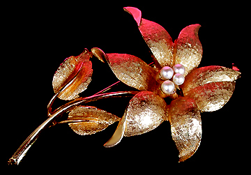 a beautiful vintage costume jewelry bridal brooch