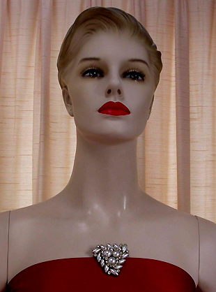 a beautiful vintage costume jewelry bridal brooch