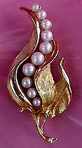 a beautiful vintage costume jewelry bridal brooch