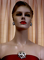 a beautiful vintage costume jewelry earrings unsigned