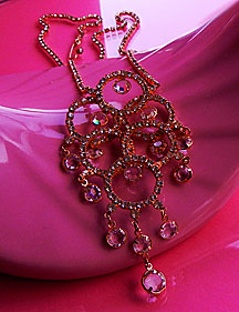 a beautiful vintage costume jewelry earrings unsigned