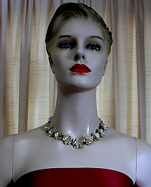 a beautiful vintage costume jewelry Juliana bracelet unsigned