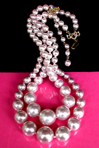 a beautiful vintage costume jewelry earrings unsigned