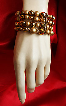 a beautiful vintage costume jewelry crystal rhinestone bracelet