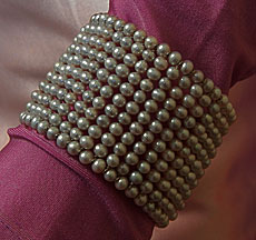 a beautiful vintage costume jewelry crystal rhinestone bracelet