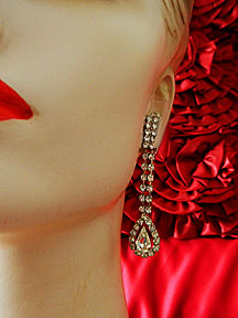 a beautiful vintage costume jewelry Juliana earrings unsigned