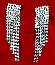 a beautiful vintage costume jewelry earrings unsigned