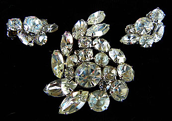 a beautiful Weiss vintage costume jewelry necklace and earrings