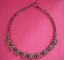 a beautiful vintage costume jewelry Bridal Brooch unsigned