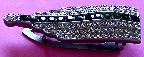 a beautiful vintage costume jewelry brooch unsigned