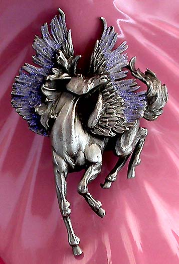a beautiful vintage costume jewelry brooch unsigned