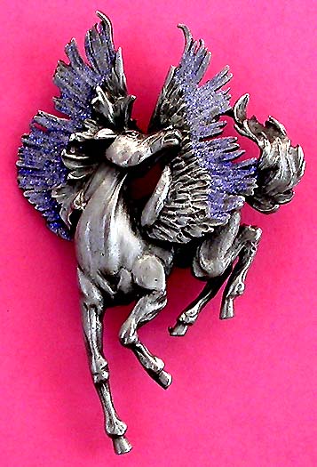 a beautiful vintage costume jewelry brooch unsigned