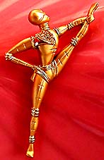 a beautiful vintage costume jewelry Brooch unsigned