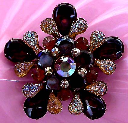 a beautiful vintage costume jewelry brooch unsigned