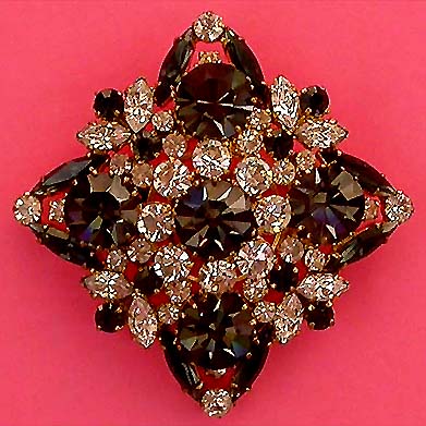 a beautiful vintage costume jewelry brooch unsigned